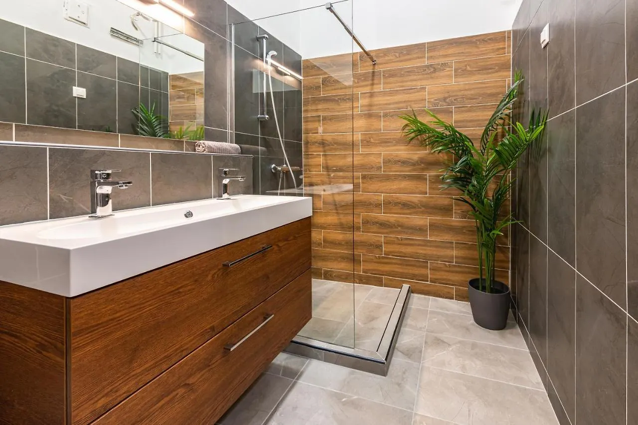 Deluxe Kazincy Apartment In The Heart Of Βουδαπέστη 0*,  Ουγγαρία