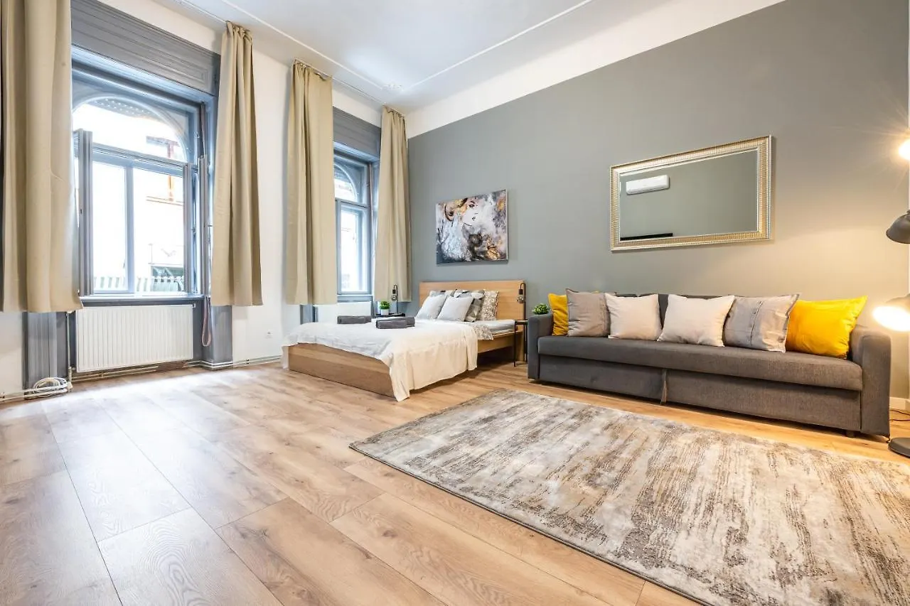 Deluxe Kazincy Apartment In The Heart Of Βουδαπέστη