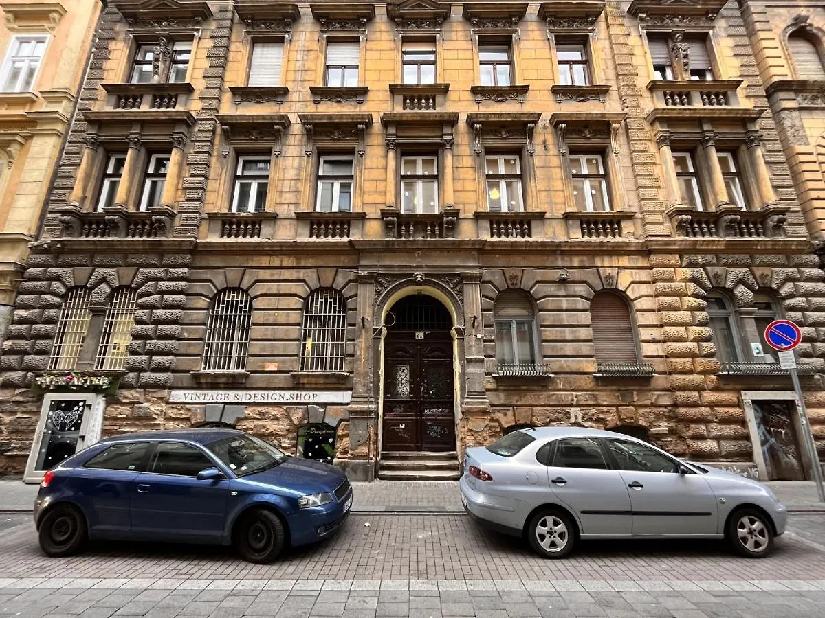 Deluxe Kazincy Apartment In The Heart Of Βουδαπέστη